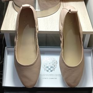 Vince Camuto Nude Flats Size 8 1/2